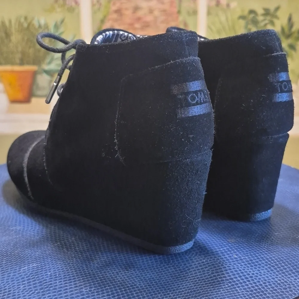 TOMS Women's Black Suede Desert Wedges sz.8 Womens.(#1872S)